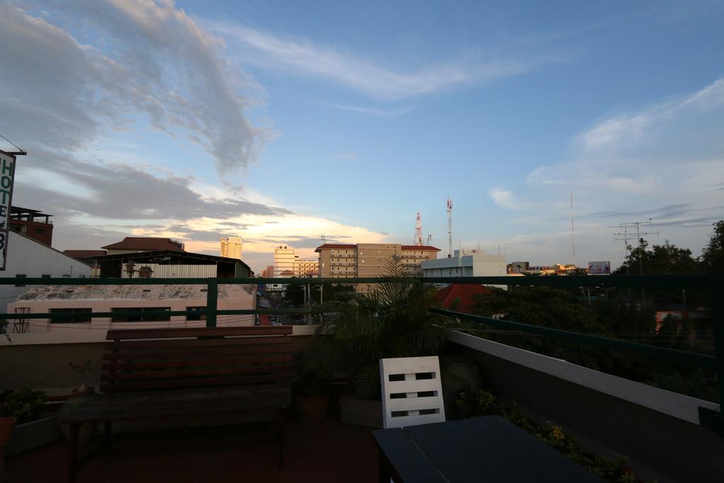 Chanchala Cafe & Hostel Hua Hin Exterior photo